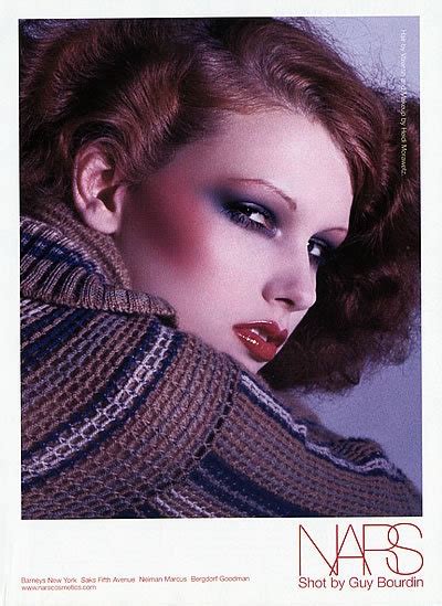 ¿Fascinados por la belleza efímera? Descubra Faces de Guy Bourdin